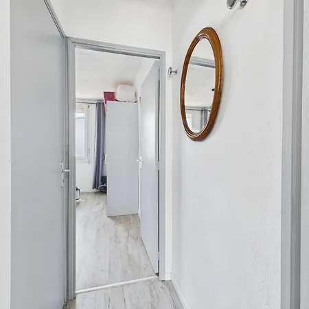 شقة T2 A : Terrasse, Jardin, Parking, Proche Et Commerces - Fr-1-326-796 *