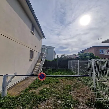 Lejlighed T2 A : Terrasse, Jardin, Parking, Proche Et Commerces - Fr-1-326-796
