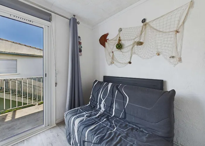 Апартаменты T2 A : Terrasse, Jardin, Parking, Proche Et Commerces - Fr-1-326-796