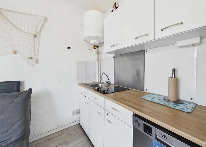 T2 A : Terrasse, Jardin, Parking, Proche Et Commerces - Fr-1-326-796