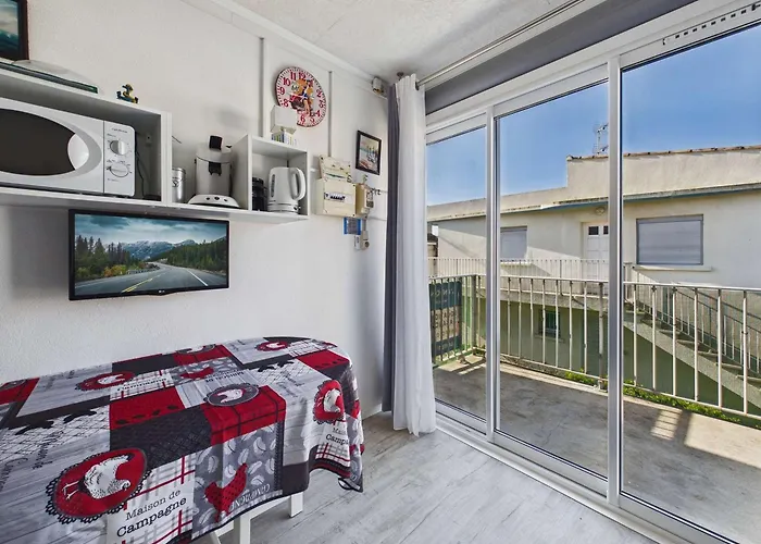 Апартаменты T2 A : Terrasse, Jardin, Parking, Proche Et Commerces - Fr-1-326-796
