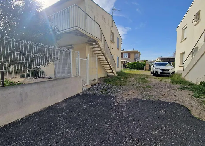 Апартаменты T2 A : Terrasse, Jardin, Parking, Proche Et Commerces - Fr-1-326-796 Марсейан